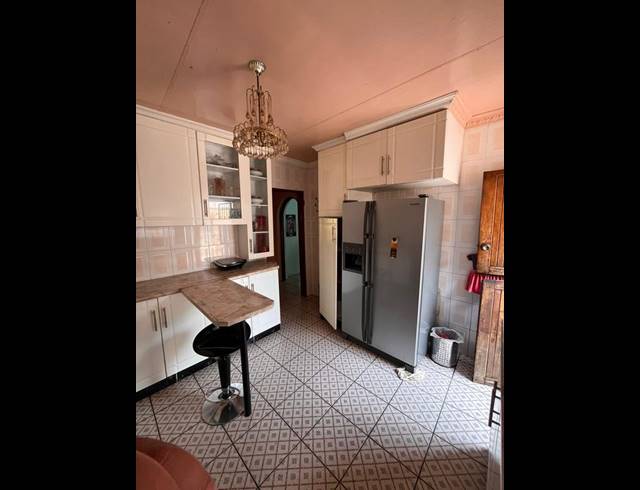 5 BEDROOM HOUSE FOR SALE IN SOSHANGUVE AA